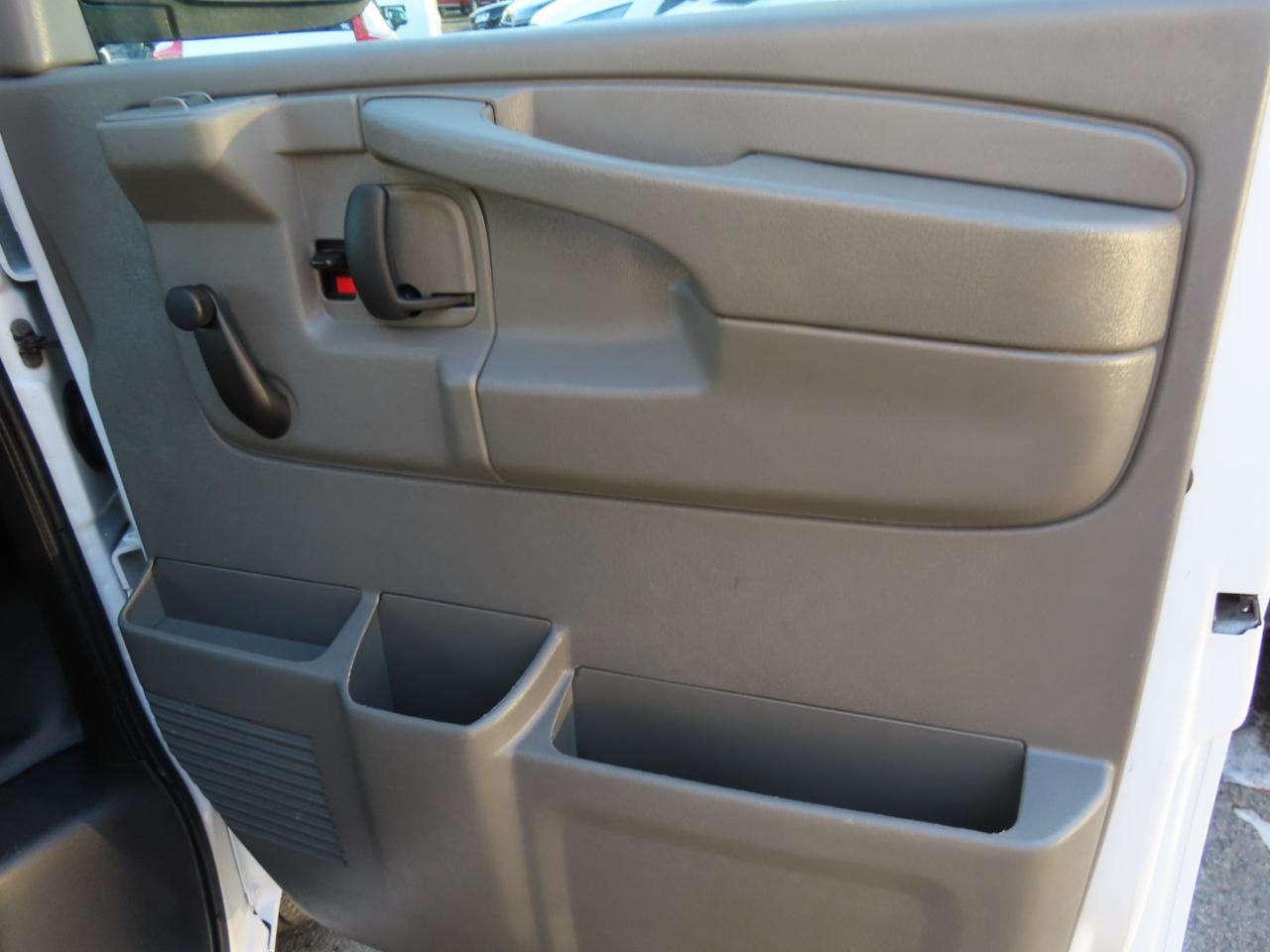 Chevrolet Express Cargo Van RWD 2500 135" 2013