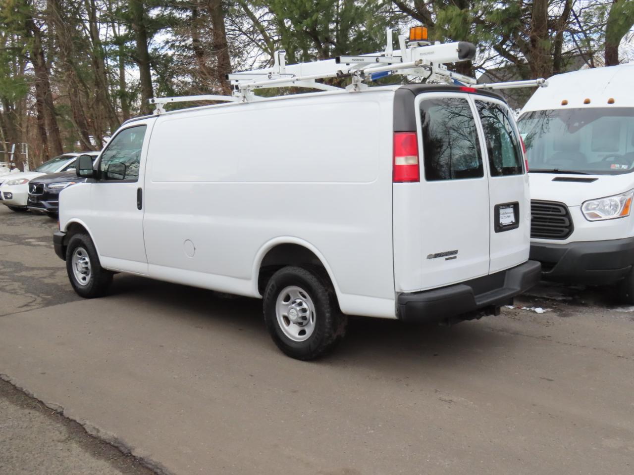 Chevrolet Express Cargo Van RWD 2500 135" 2016