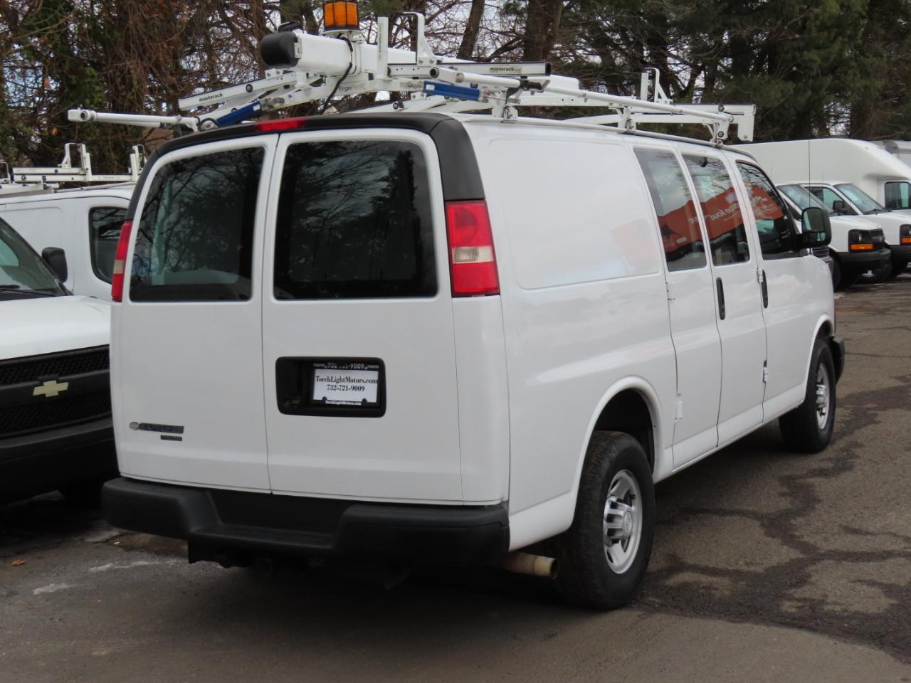Chevrolet Express Cargo Van RWD 2500 135" 2016