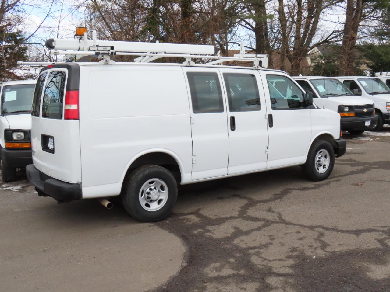 Chevrolet Express Cargo Van RWD 2500 135" 2016