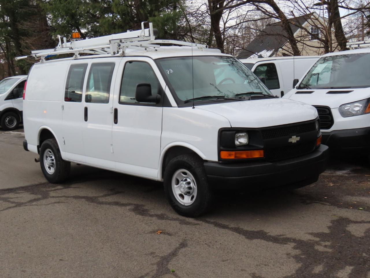 Chevrolet Express Cargo Van RWD 2500 135" 2016