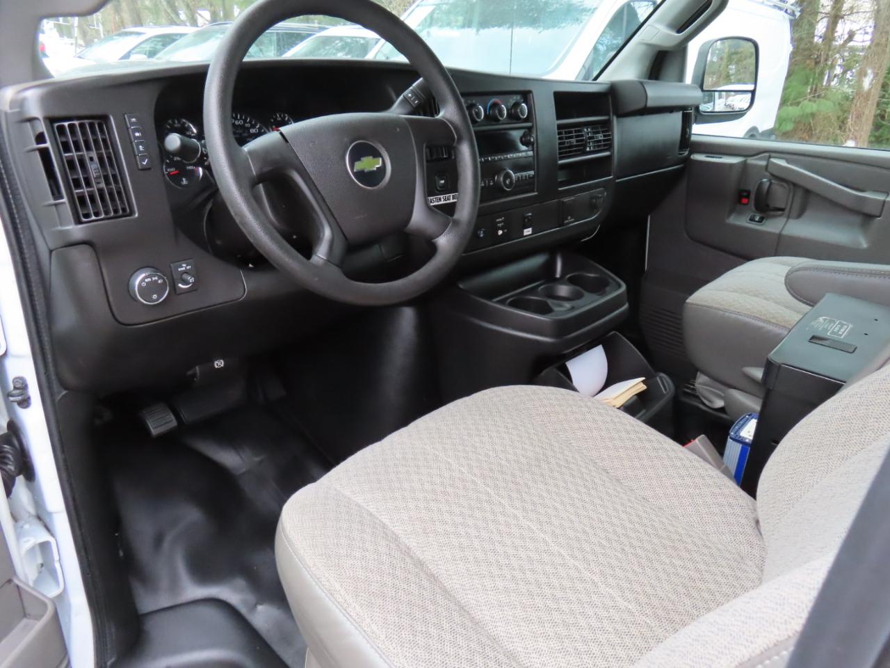 Chevrolet Express Cargo Van RWD 2500 135" 2016