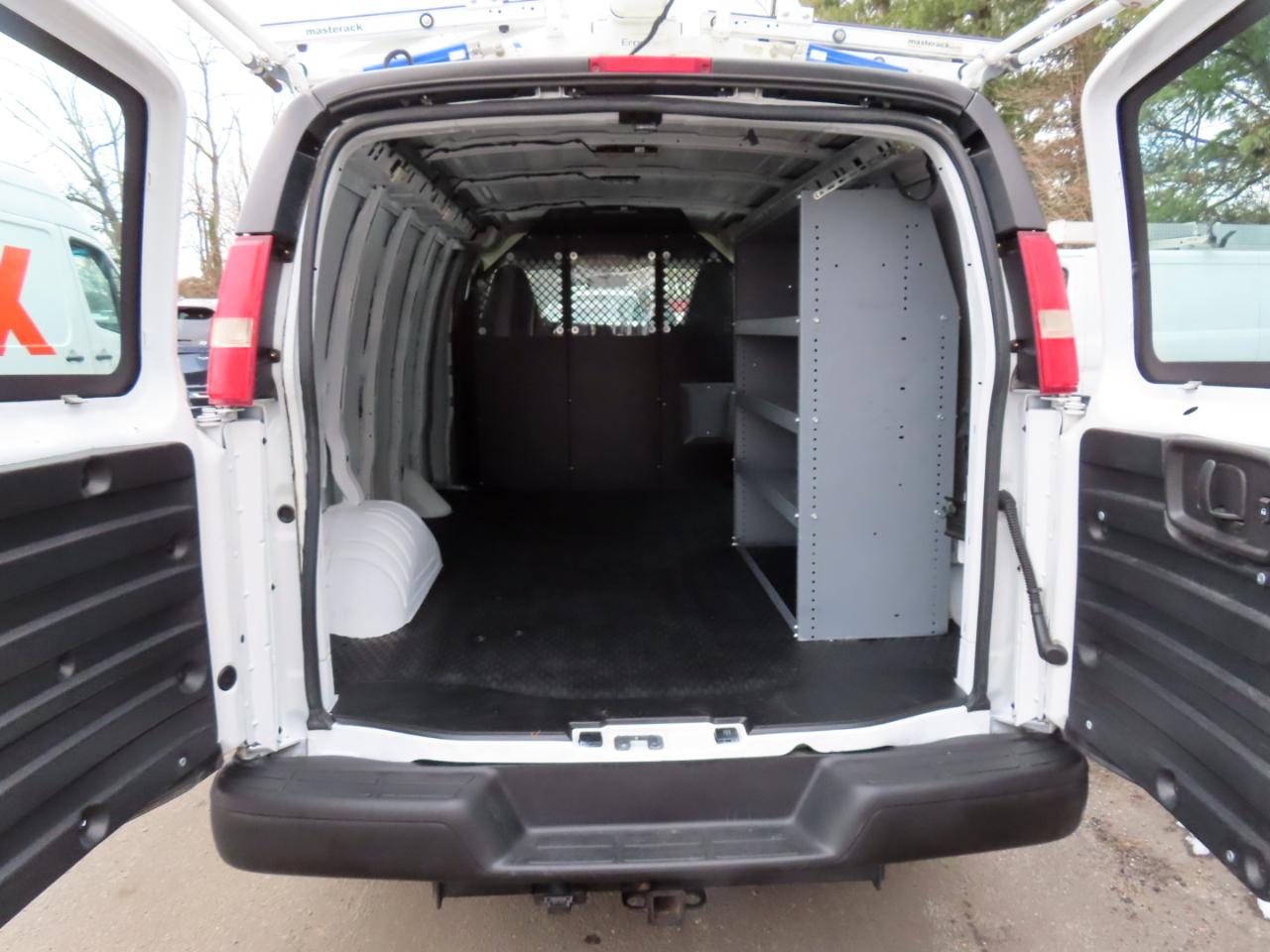 Chevrolet Express Cargo Van RWD 2500 135" 2016