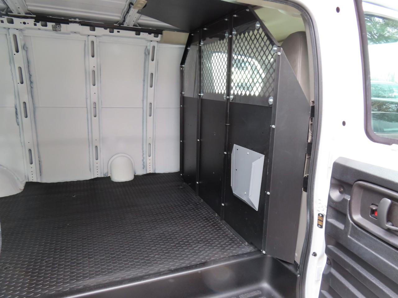 Chevrolet Express Cargo Van RWD 2500 135" 2016