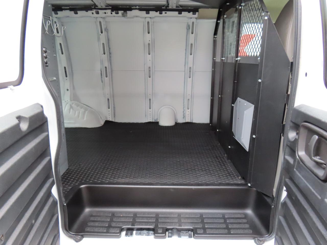 Chevrolet Express Cargo Van RWD 2500 135" 2016