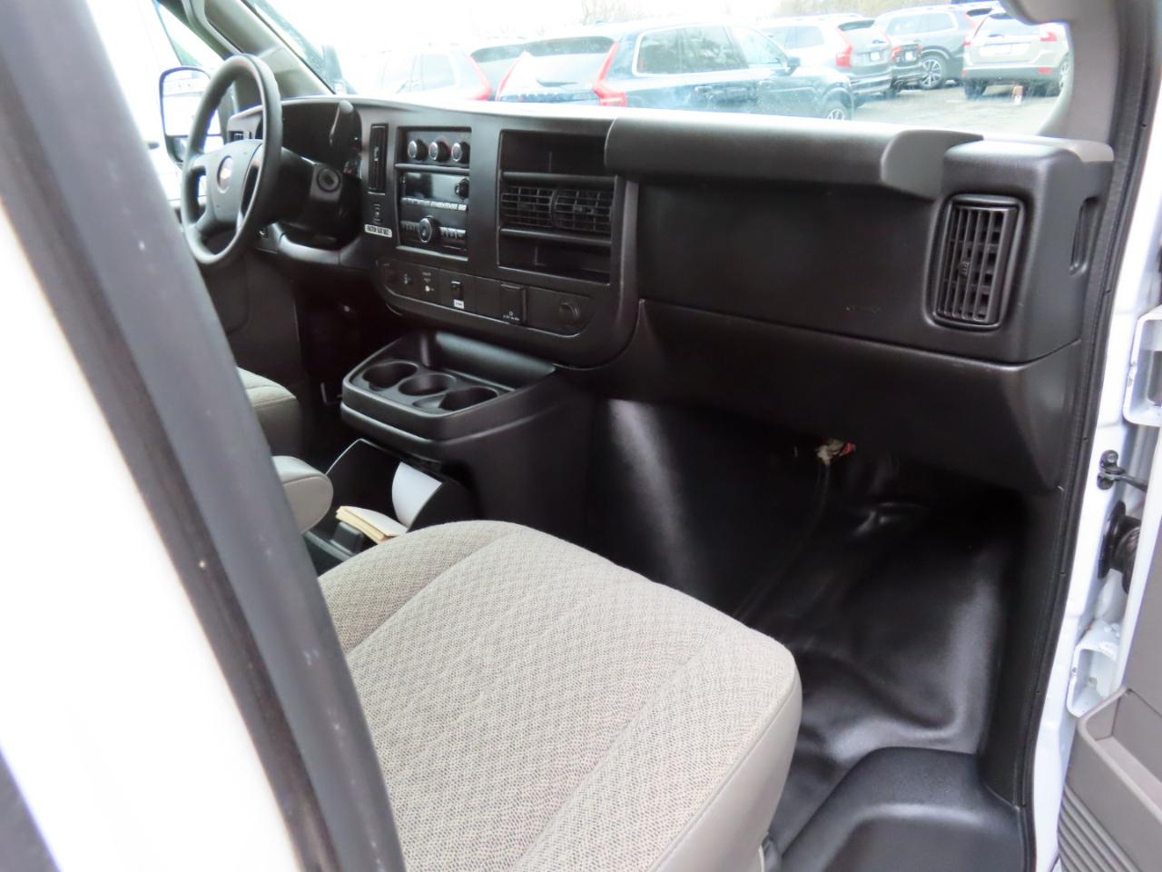 Chevrolet Express Cargo Van RWD 2500 135" 2016