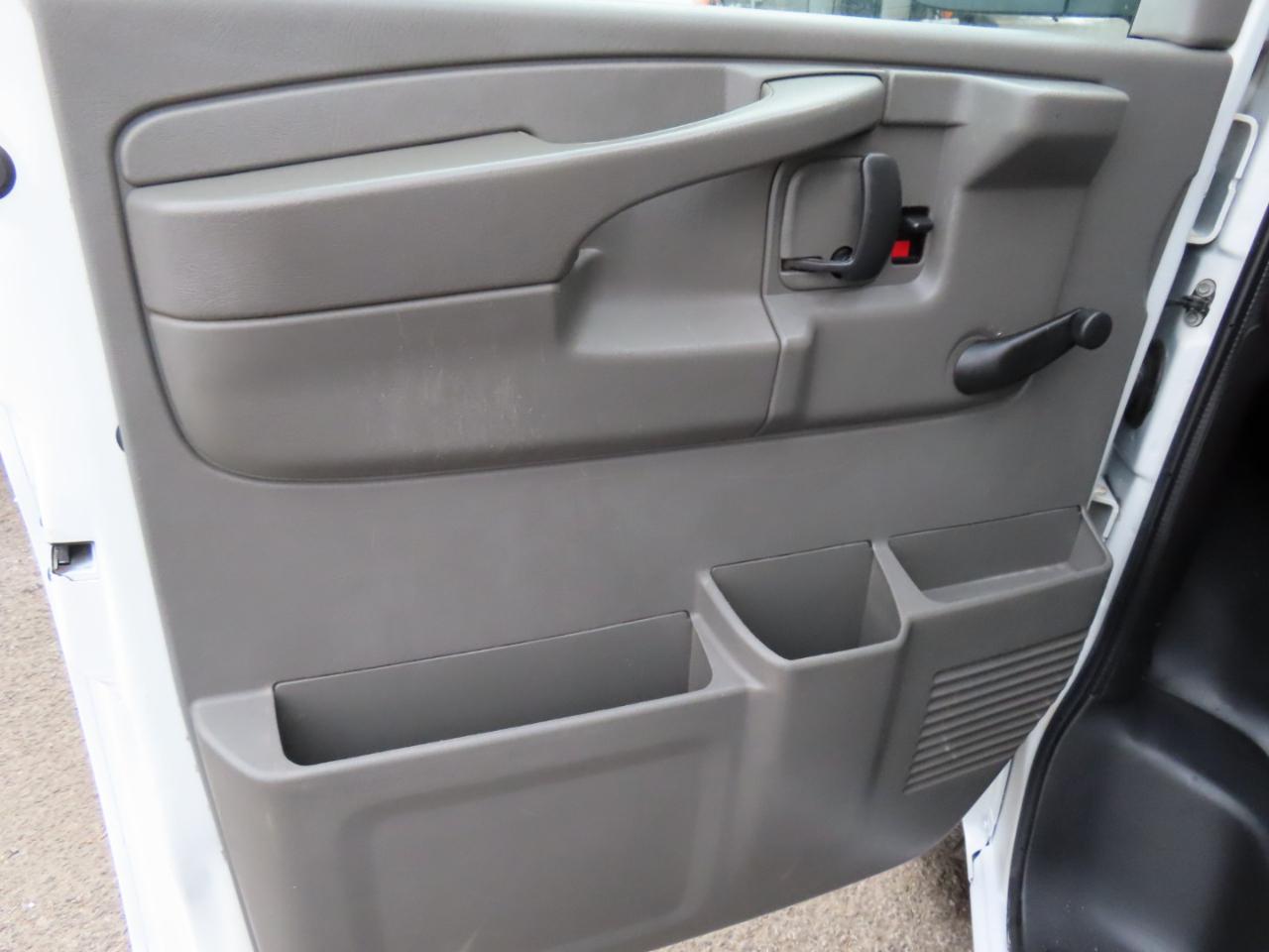 Chevrolet Express Cargo Van RWD 1500 135" 2012