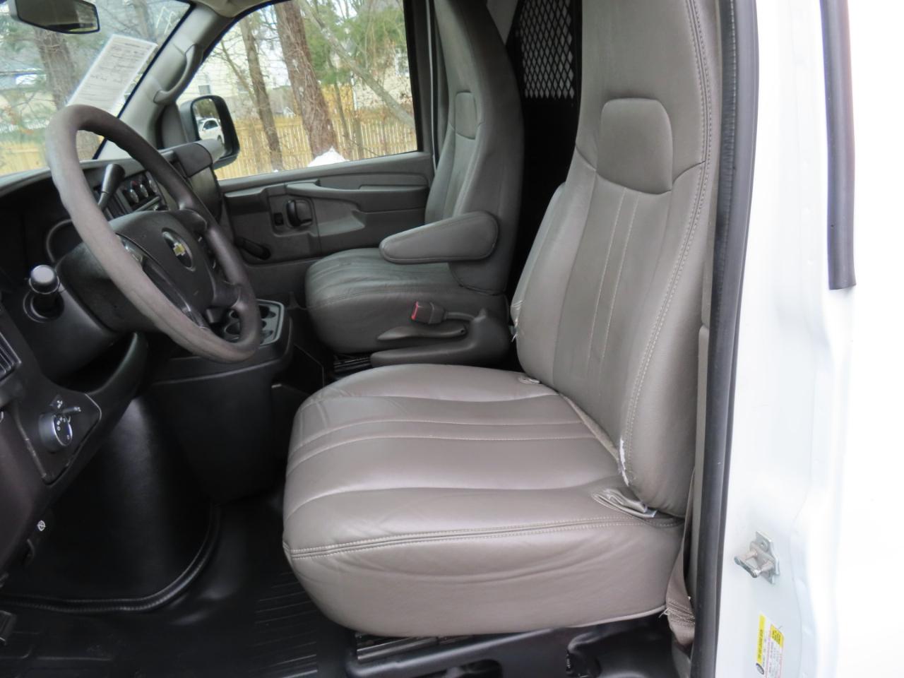 Chevrolet Express Cargo Van RWD 1500 135" 2012