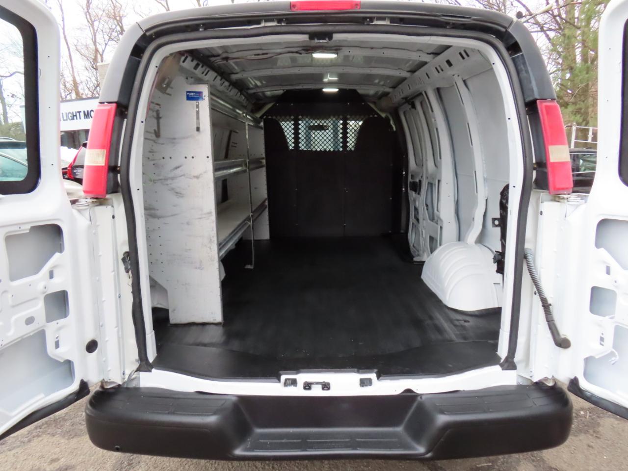 Chevrolet Express Cargo Van RWD 1500 135" 2012