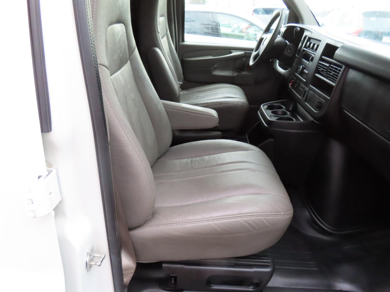 Chevrolet Express Cargo Van RWD 1500 135" 2012