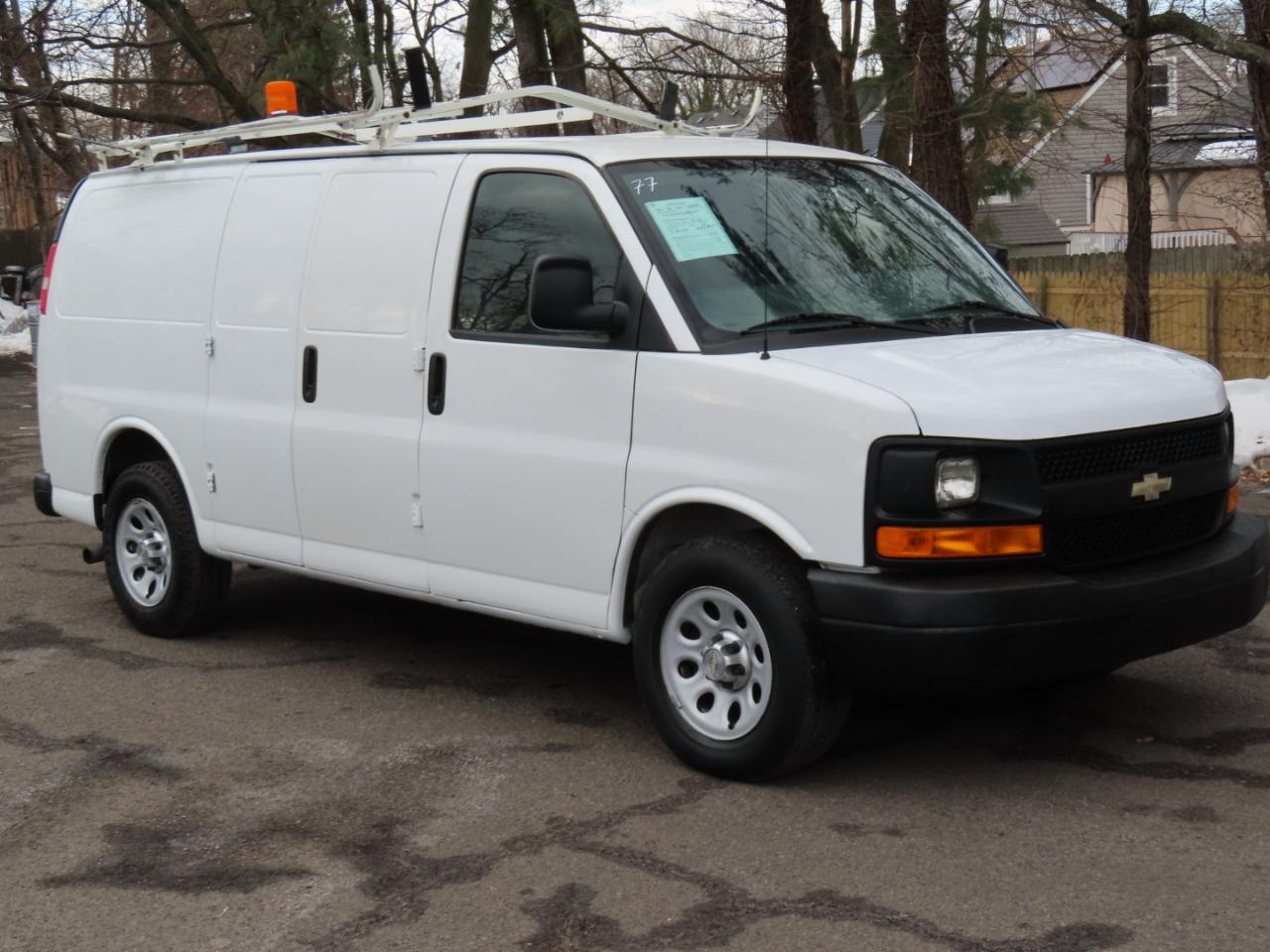 Chevrolet Express Cargo Van RWD 1500 135" 2012