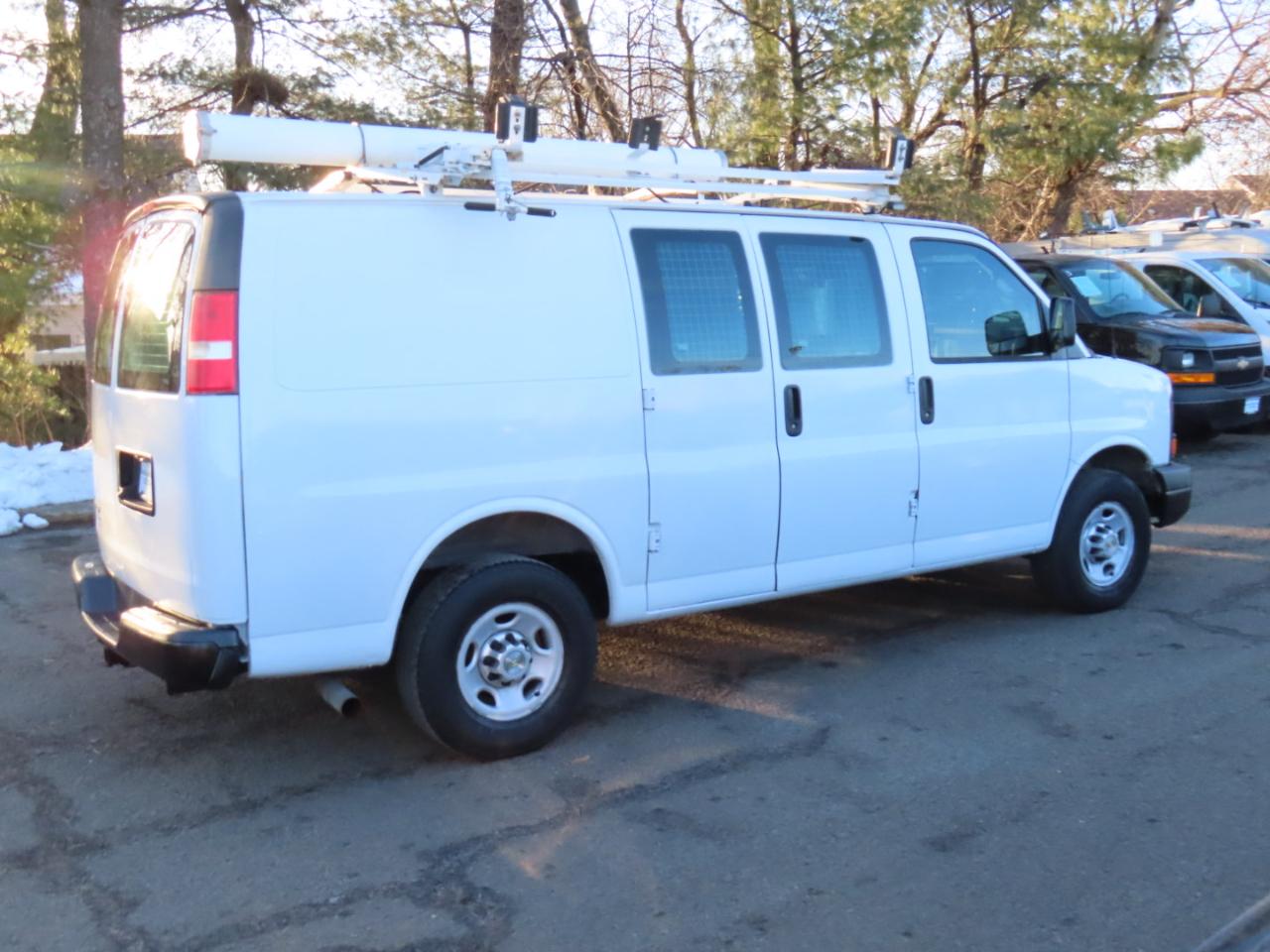 Chevrolet Express Cargo Van 2500 135" WB 2013