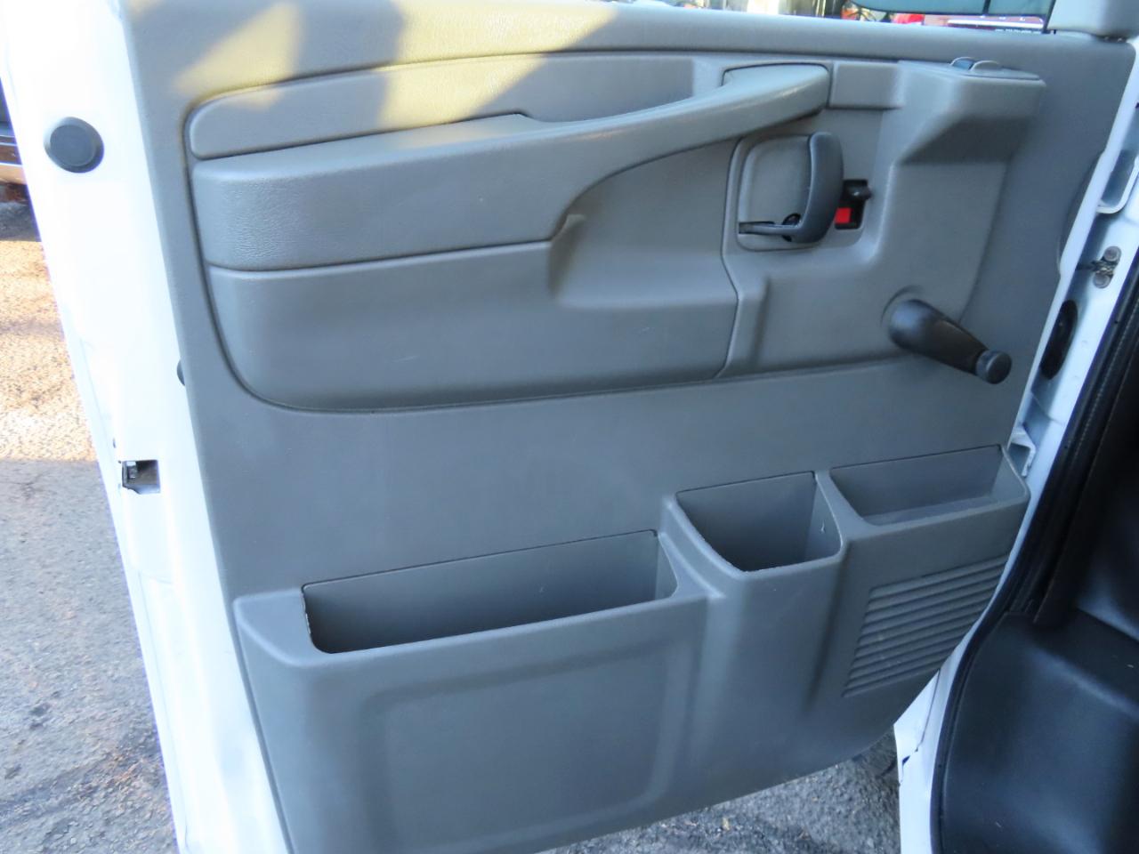 Chevrolet Express Cargo Van 2500 135" WB 2013