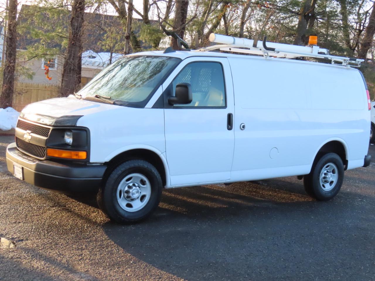 Chevrolet Express Cargo Van RWD 2500 135" 2017
