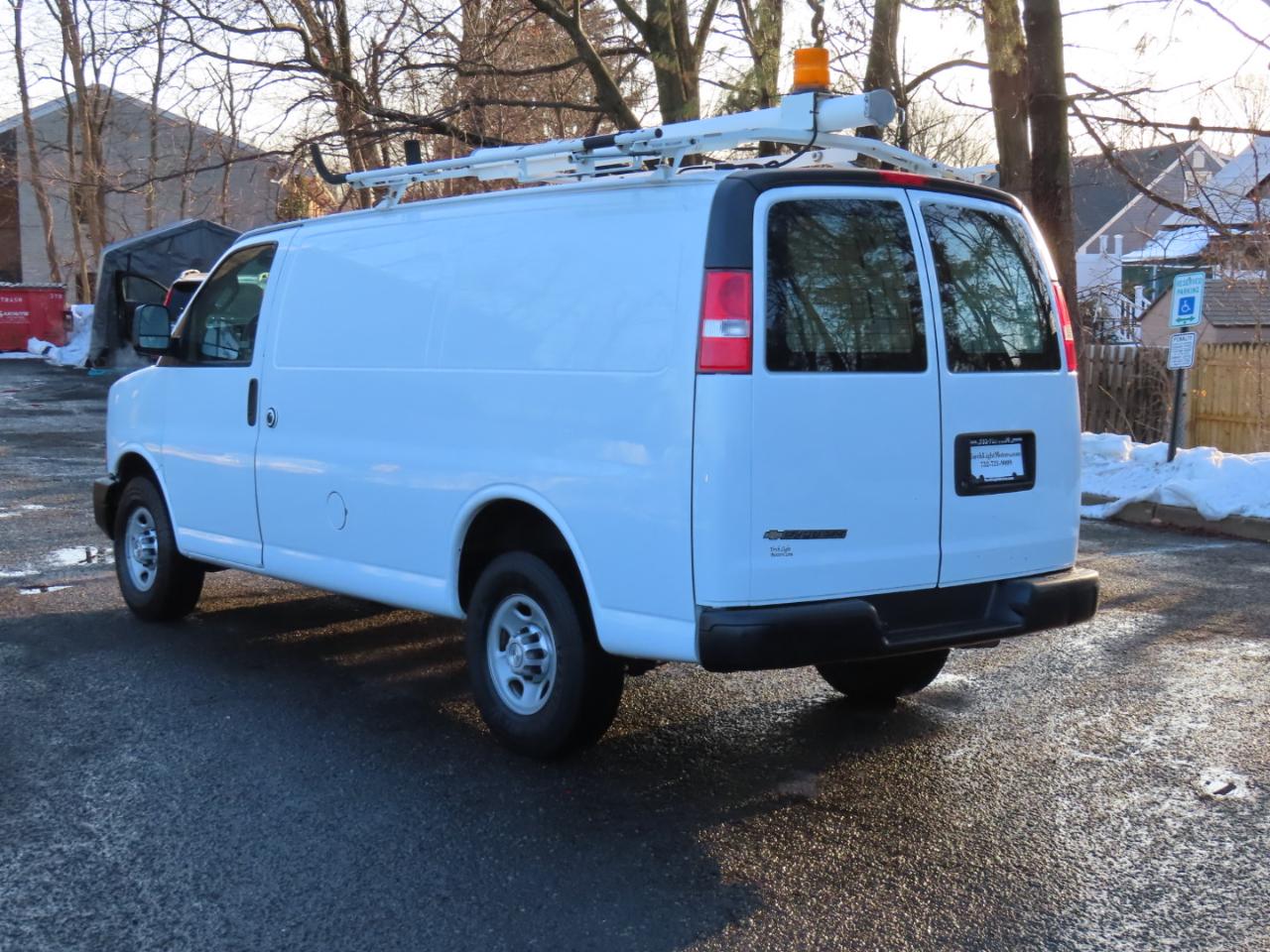 Chevrolet Express Cargo Van RWD 2500 135" 2017