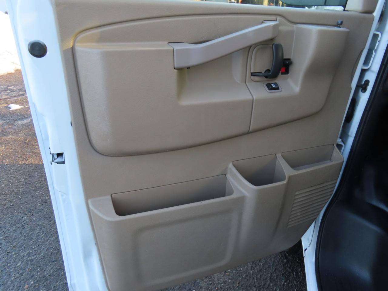 Chevrolet Express Cargo Van RWD 2500 135" 2017