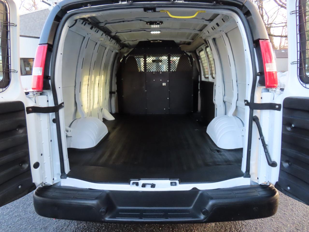 Chevrolet Express Cargo Van RWD 2500 135" 2017