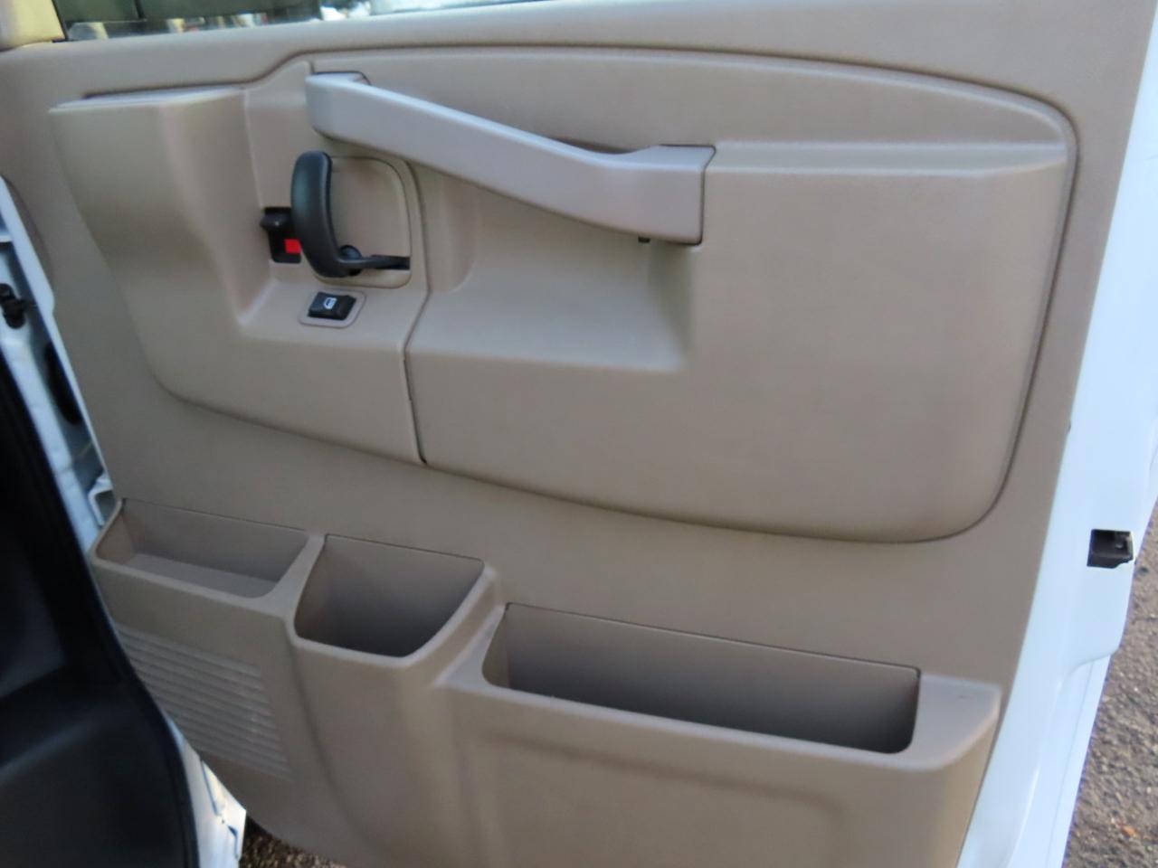 Chevrolet Express Cargo Van RWD 2500 135" 2017