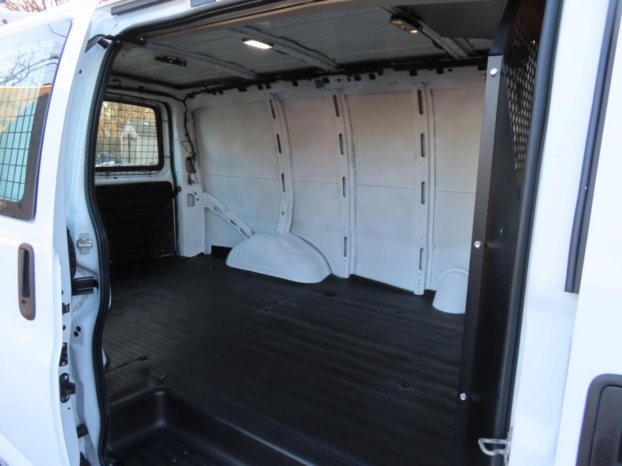 Chevrolet Express Cargo Van RWD 2500 135" 2017