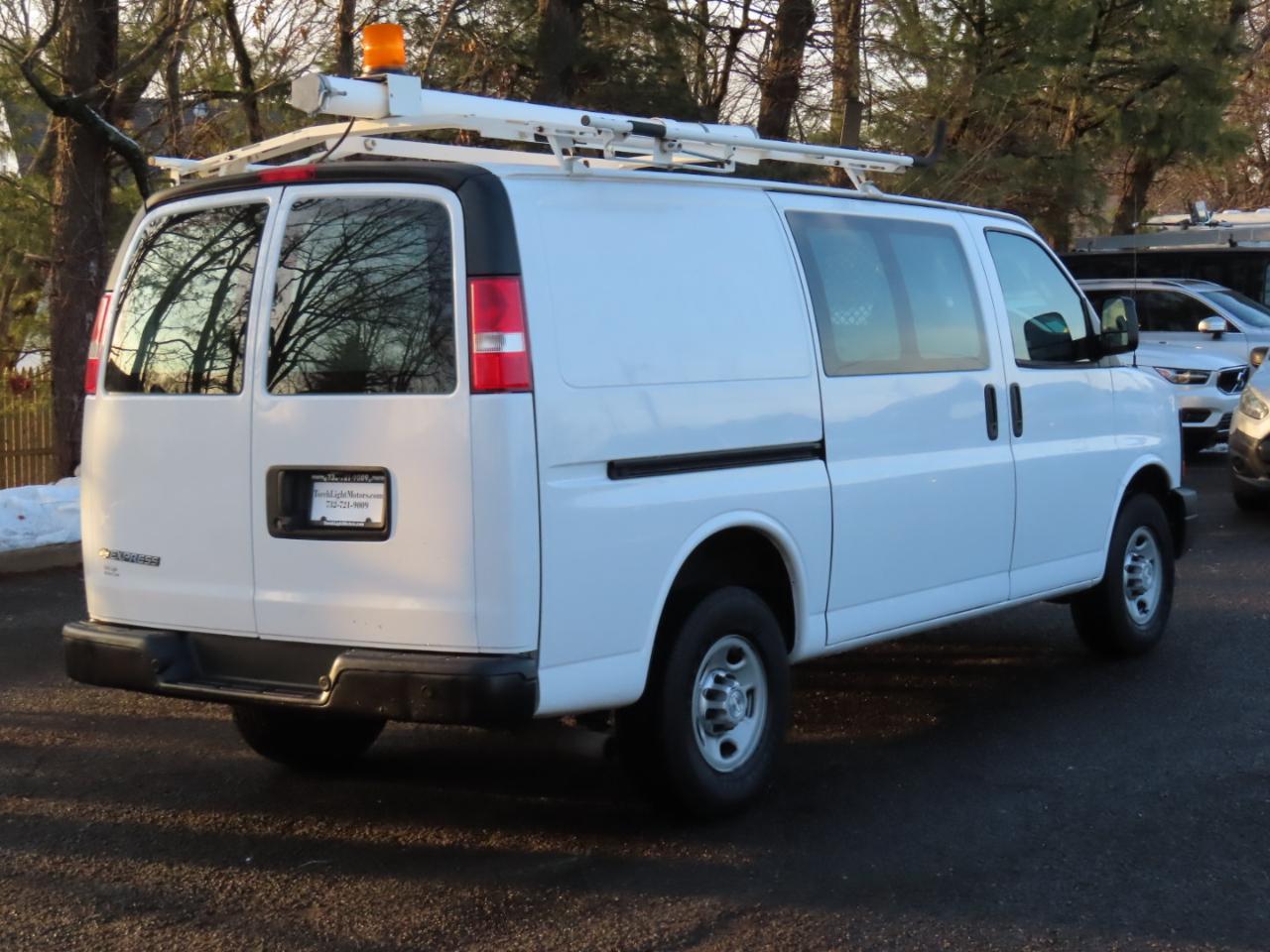 Chevrolet Express Cargo Van RWD 2500 135" 2017