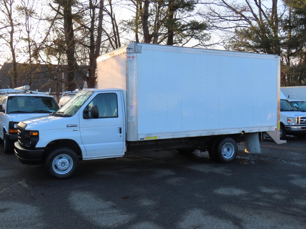 Ford E-Series Cutaway E-350 DRW 176" WB 2017