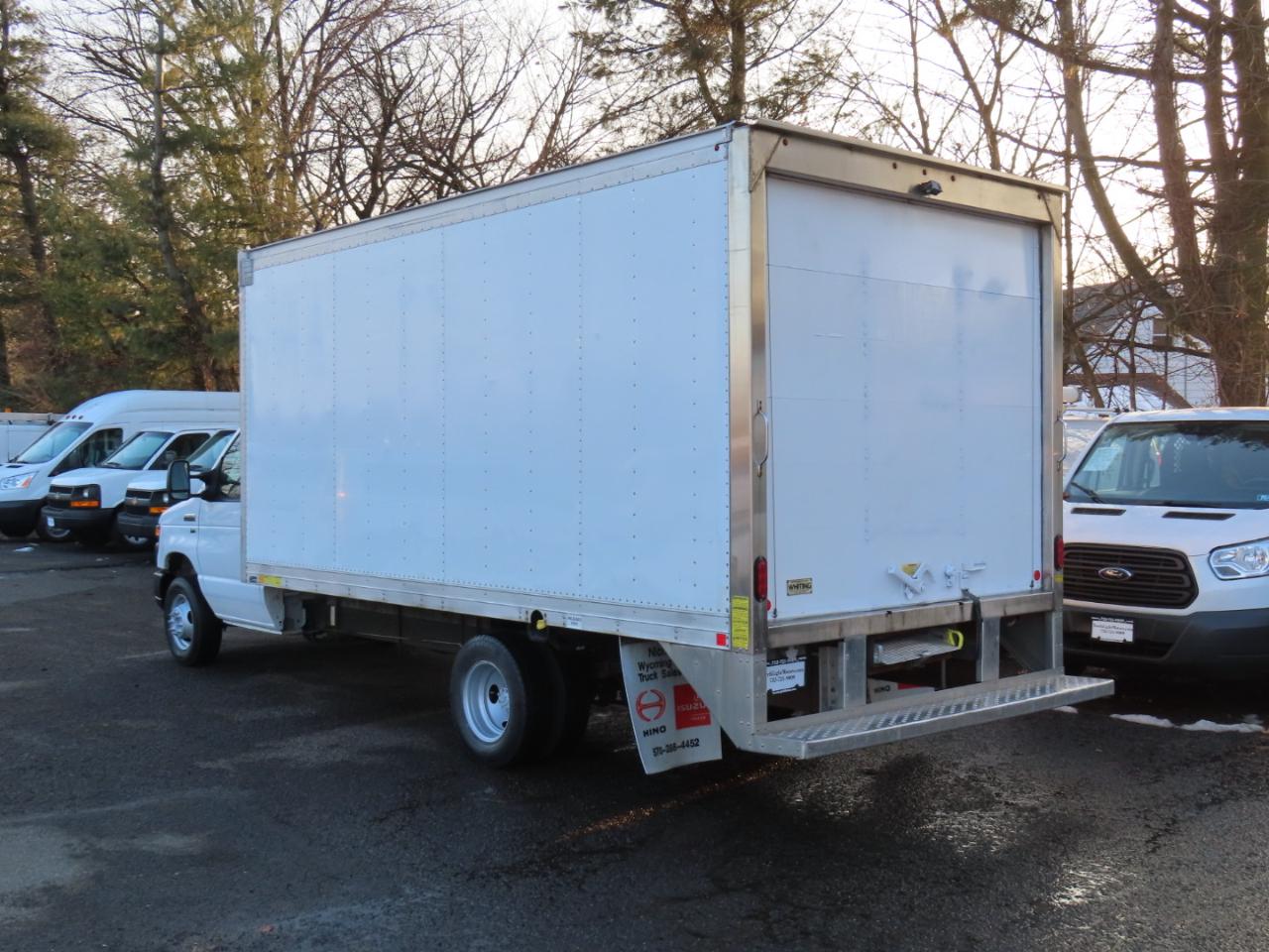 Ford E-Series Cutaway E-350 DRW 176" WB 2017