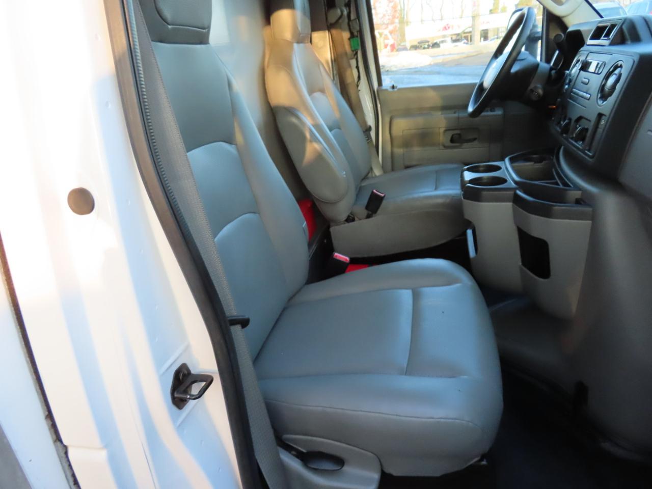 Ford E-Series Cutaway E-350 DRW 176" WB 2017