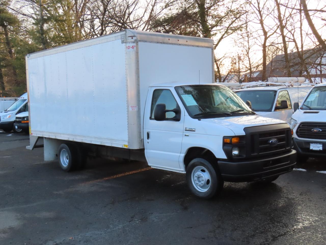 Ford E-Series Cutaway E-350 DRW 176" WB 2017