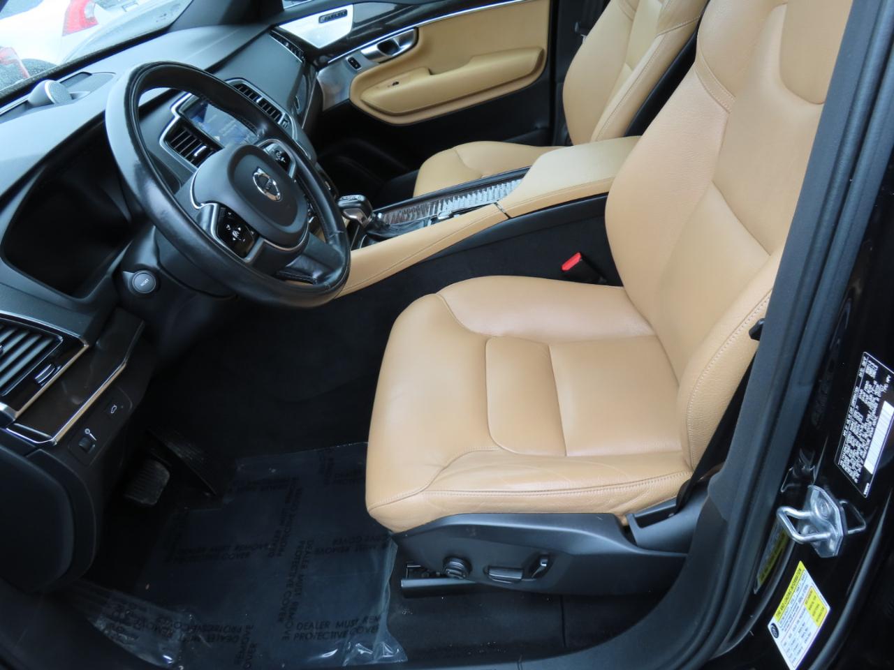 Volvo XC90 T6 AWD 7-Passenger Momentum 2018