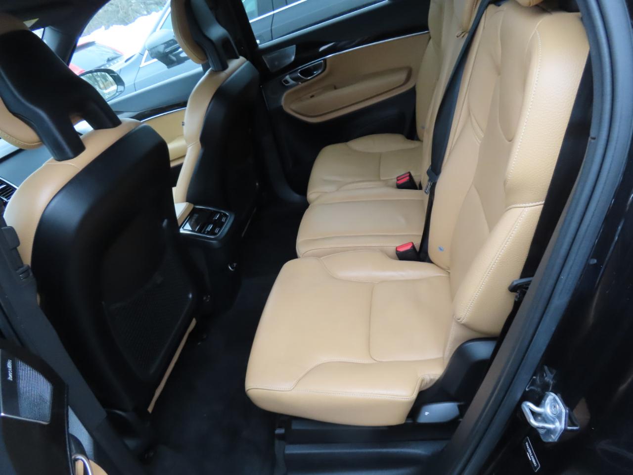 Volvo XC90 T6 AWD 7-Passenger Momentum 2018