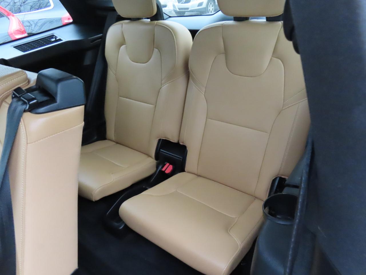 Volvo XC90 T6 AWD 7-Passenger Momentum 2018