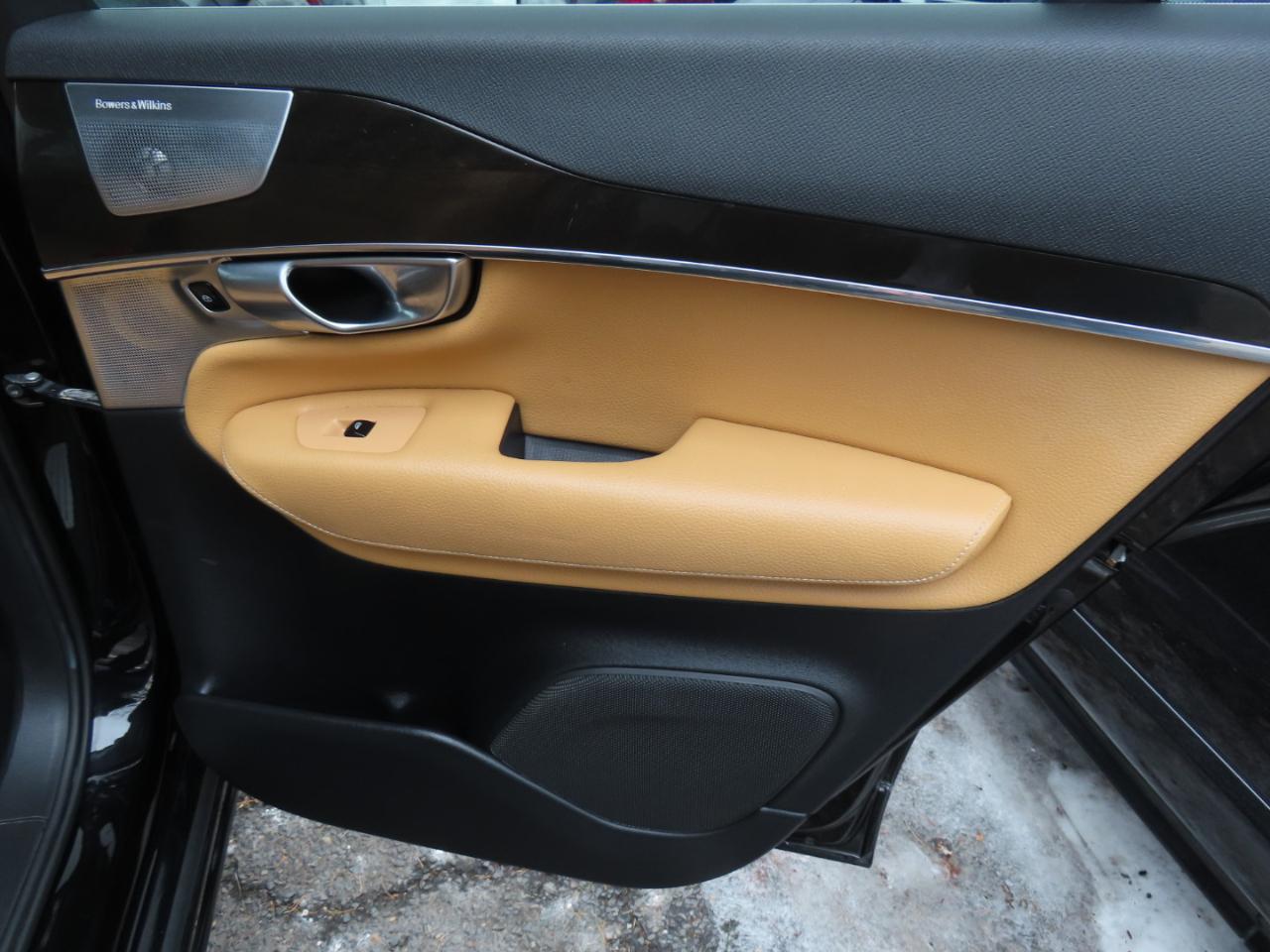 Volvo XC90 T6 AWD 7-Passenger Momentum 2018