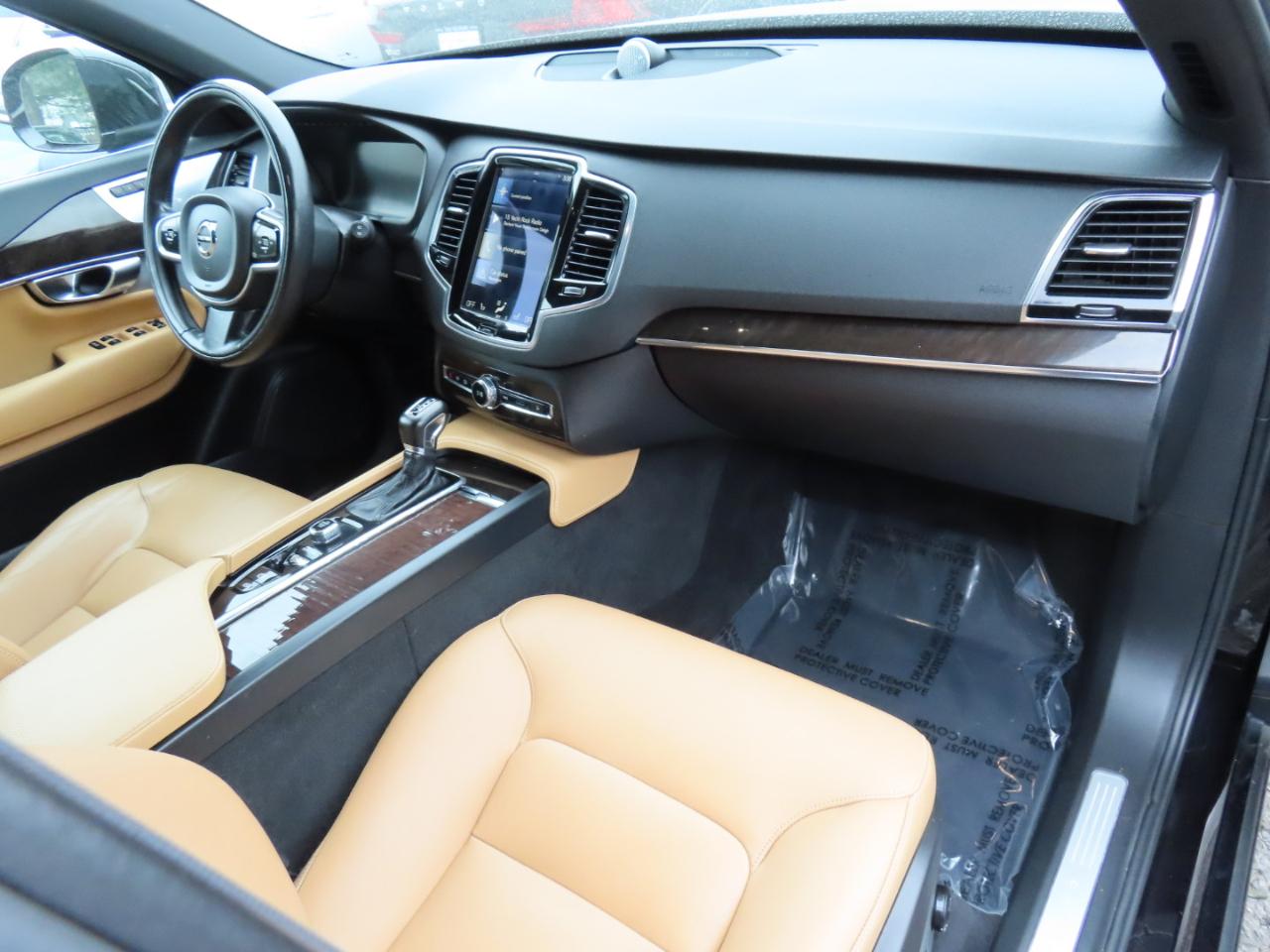 Volvo XC90 T6 AWD 7-Passenger Momentum 2018