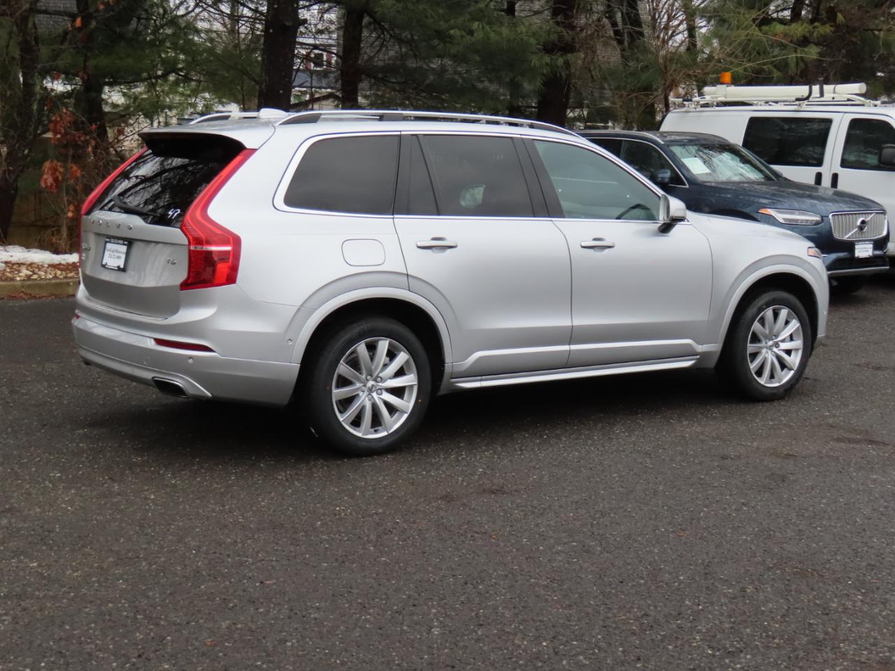 Volvo XC90 T6 AWD 7-Passenger Momentum 2018