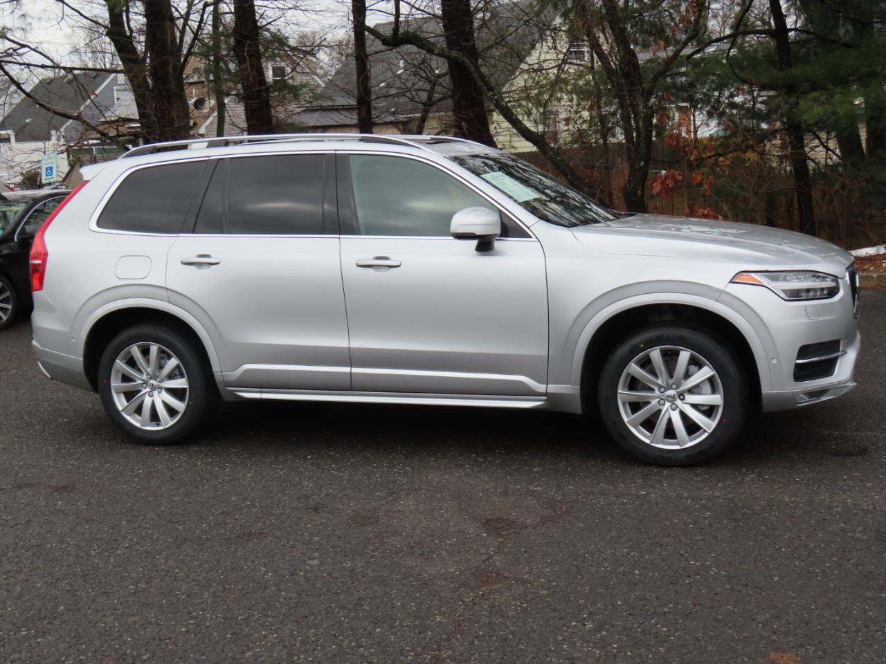 Volvo XC90 T6 AWD 7-Passenger Momentum 2018