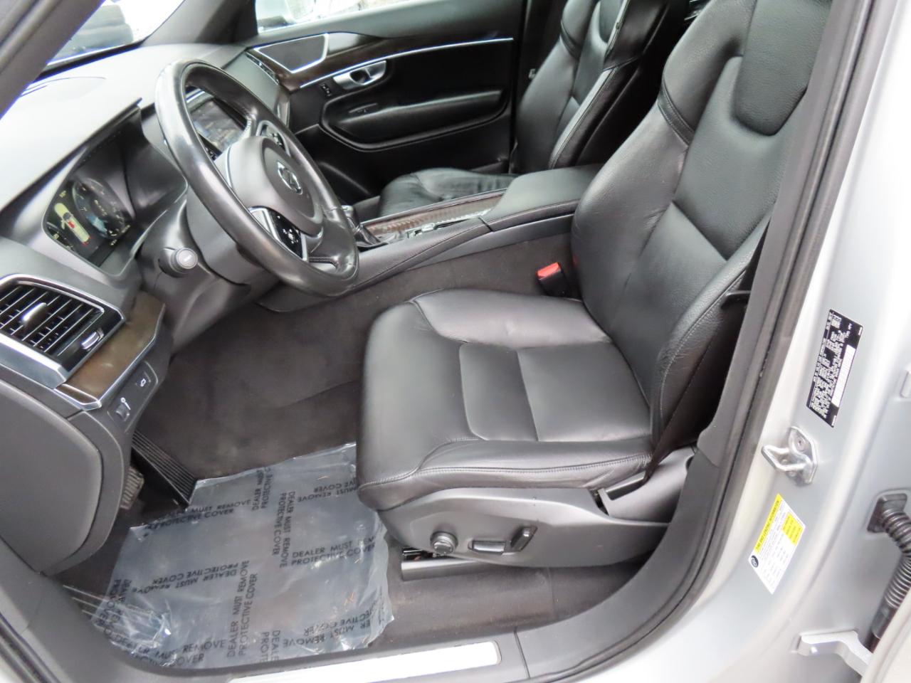 Volvo XC90 T6 AWD 7-Passenger Momentum 2018