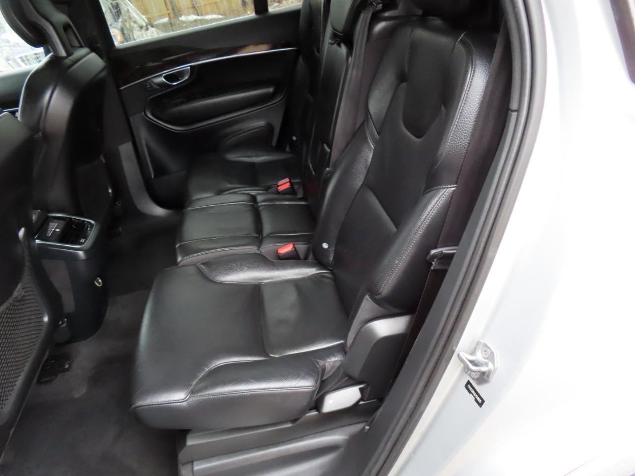 Volvo XC90 T6 AWD 7-Passenger Momentum 2018