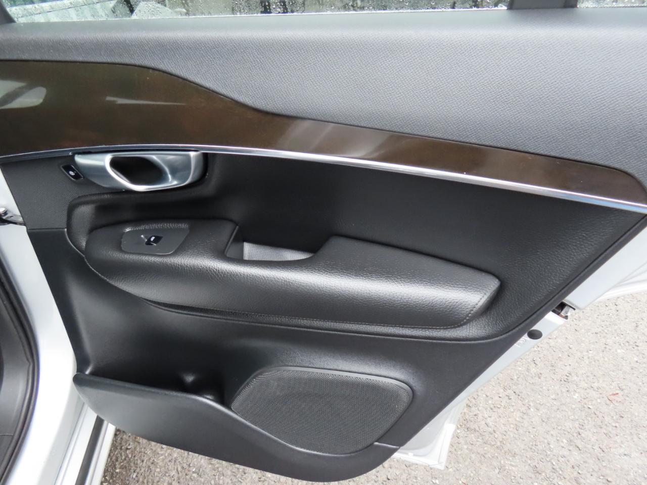 Volvo XC90 T6 AWD 7-Passenger Momentum 2018