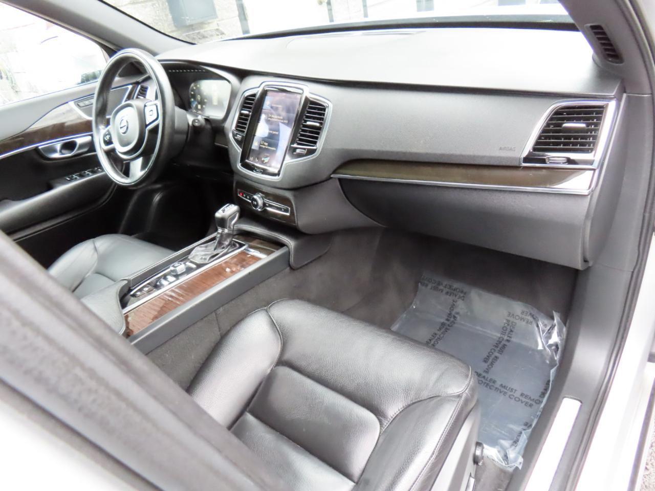 Volvo XC90 T6 AWD 7-Passenger Momentum 2018