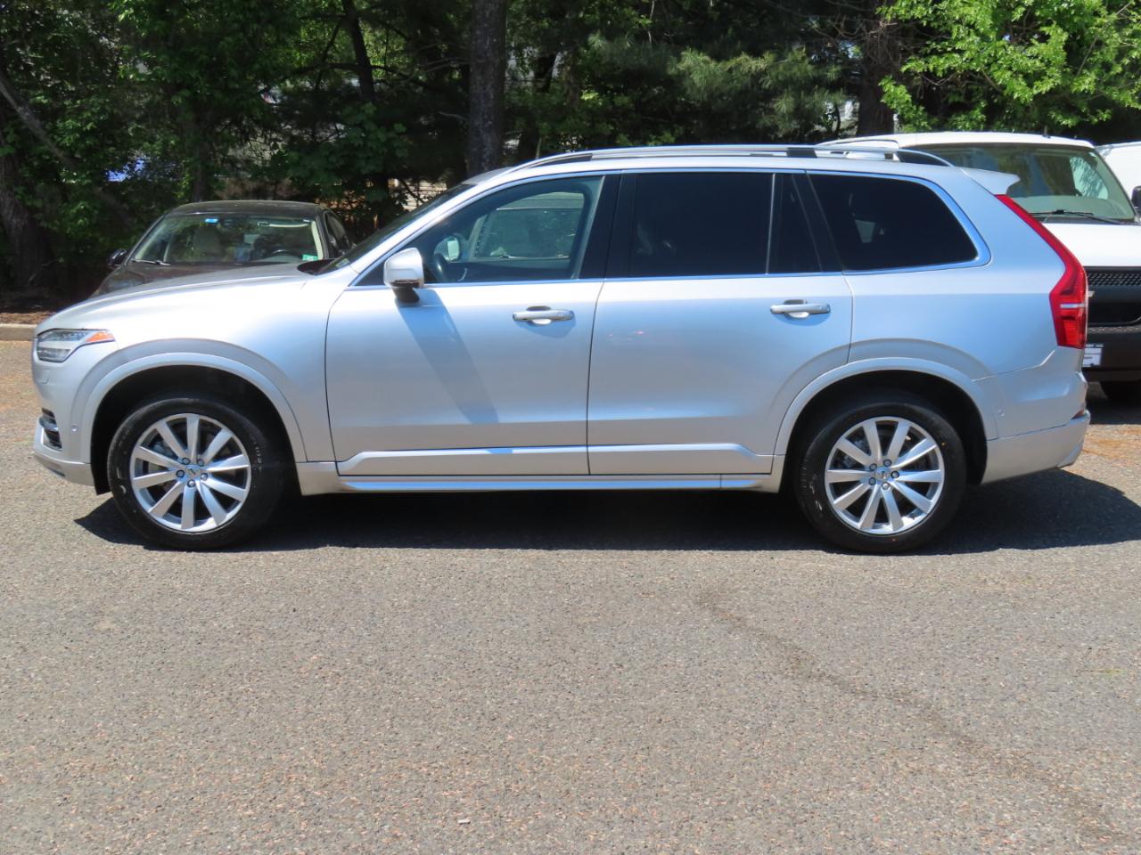 Volvo XC90 T6 AWD 7-Passenger Momentum 2018