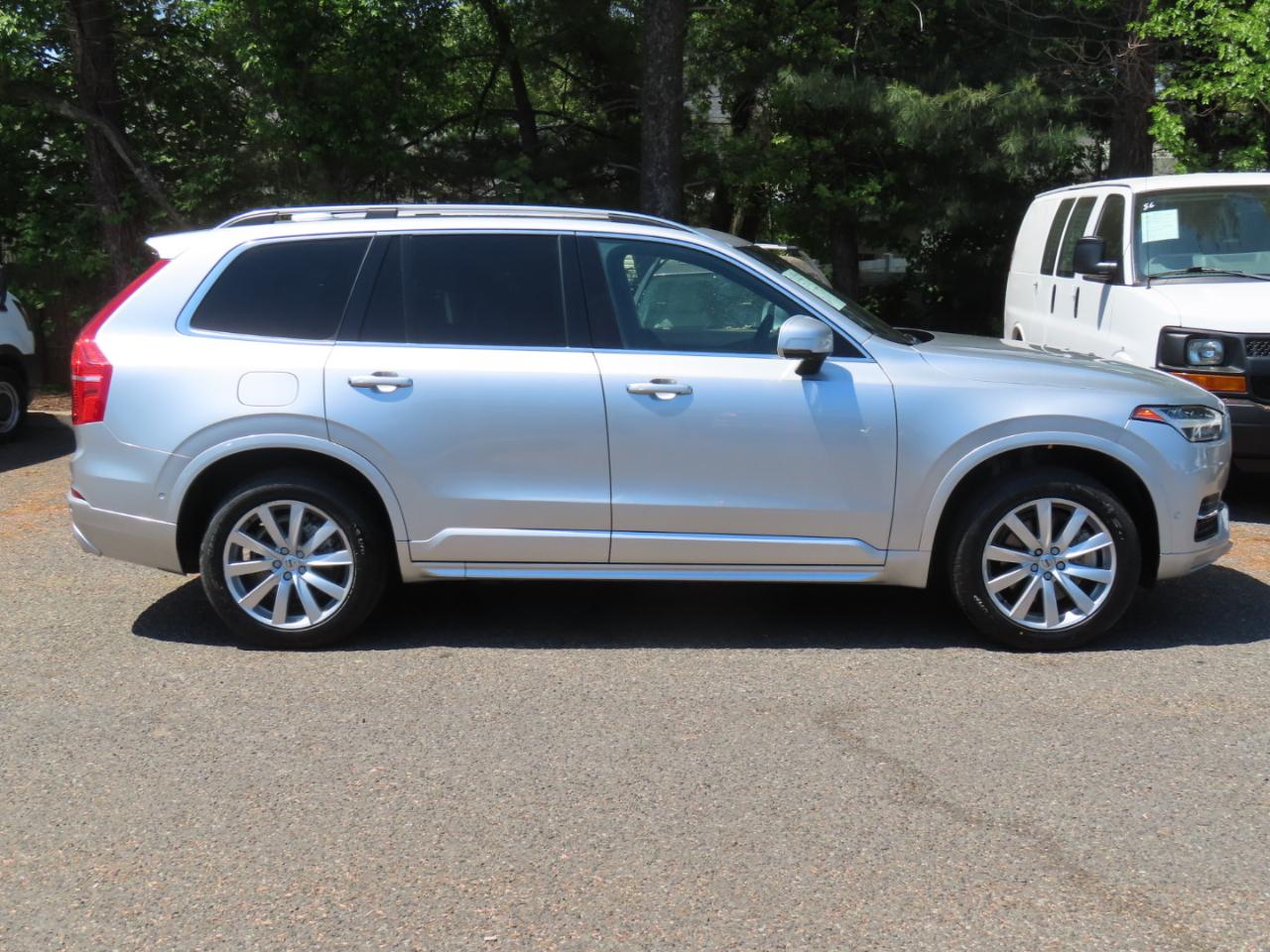 Volvo XC90 T6 AWD 7-Passenger Momentum 2018
