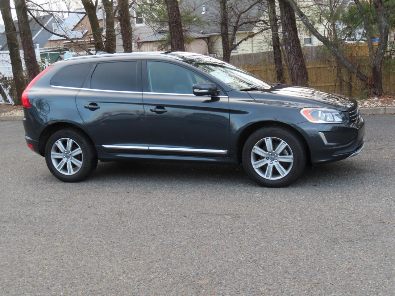 Volvo XC60 AWD 4dr T6 Drive-E 2016