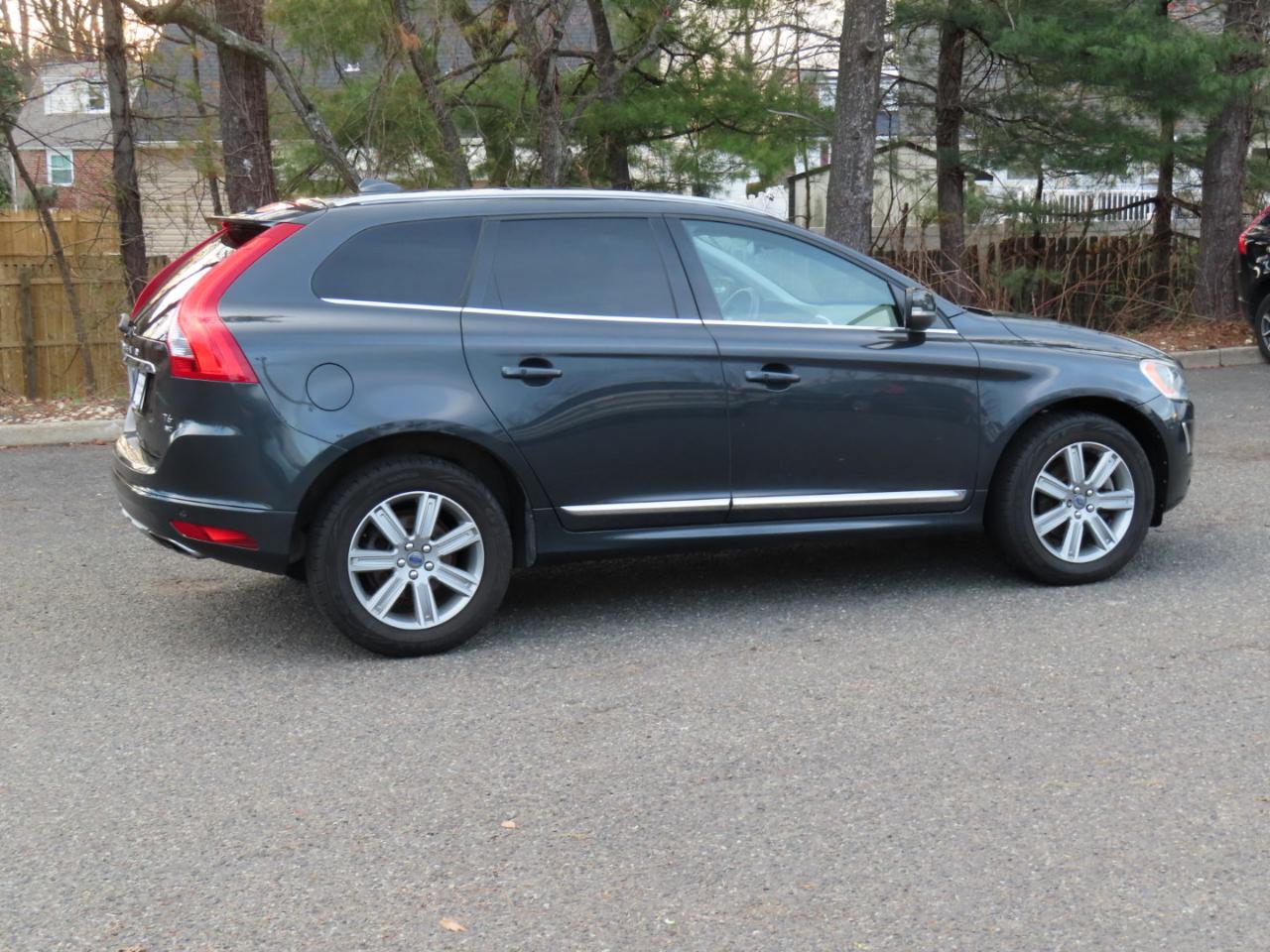 Volvo XC60 AWD 4dr T6 Drive-E 2016