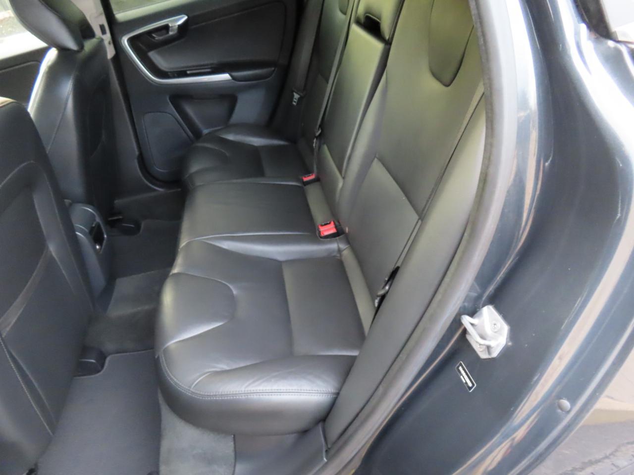 Volvo XC60 AWD 4dr T6 Drive-E 2016