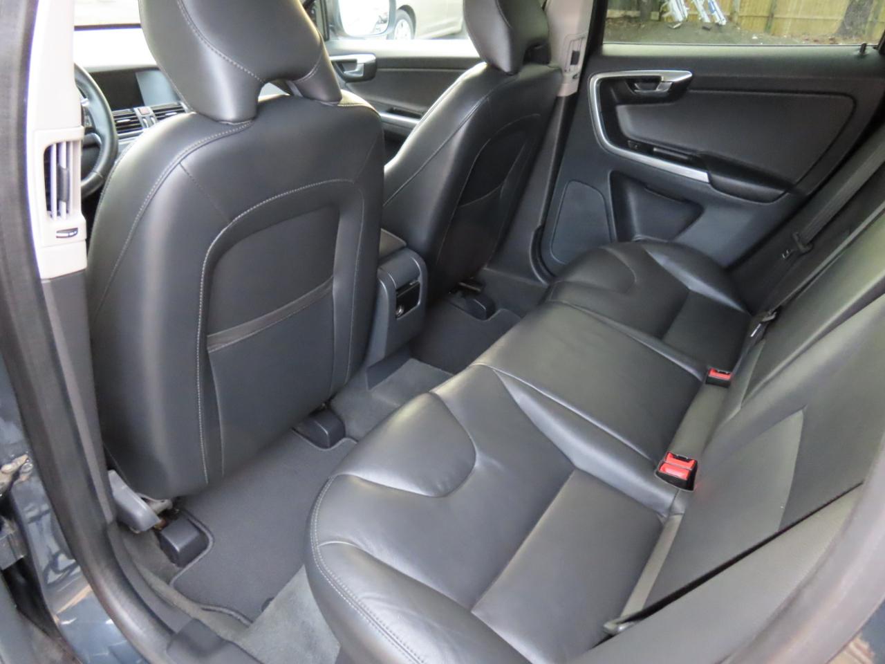 Volvo XC60 AWD 4dr T6 Drive-E 2016