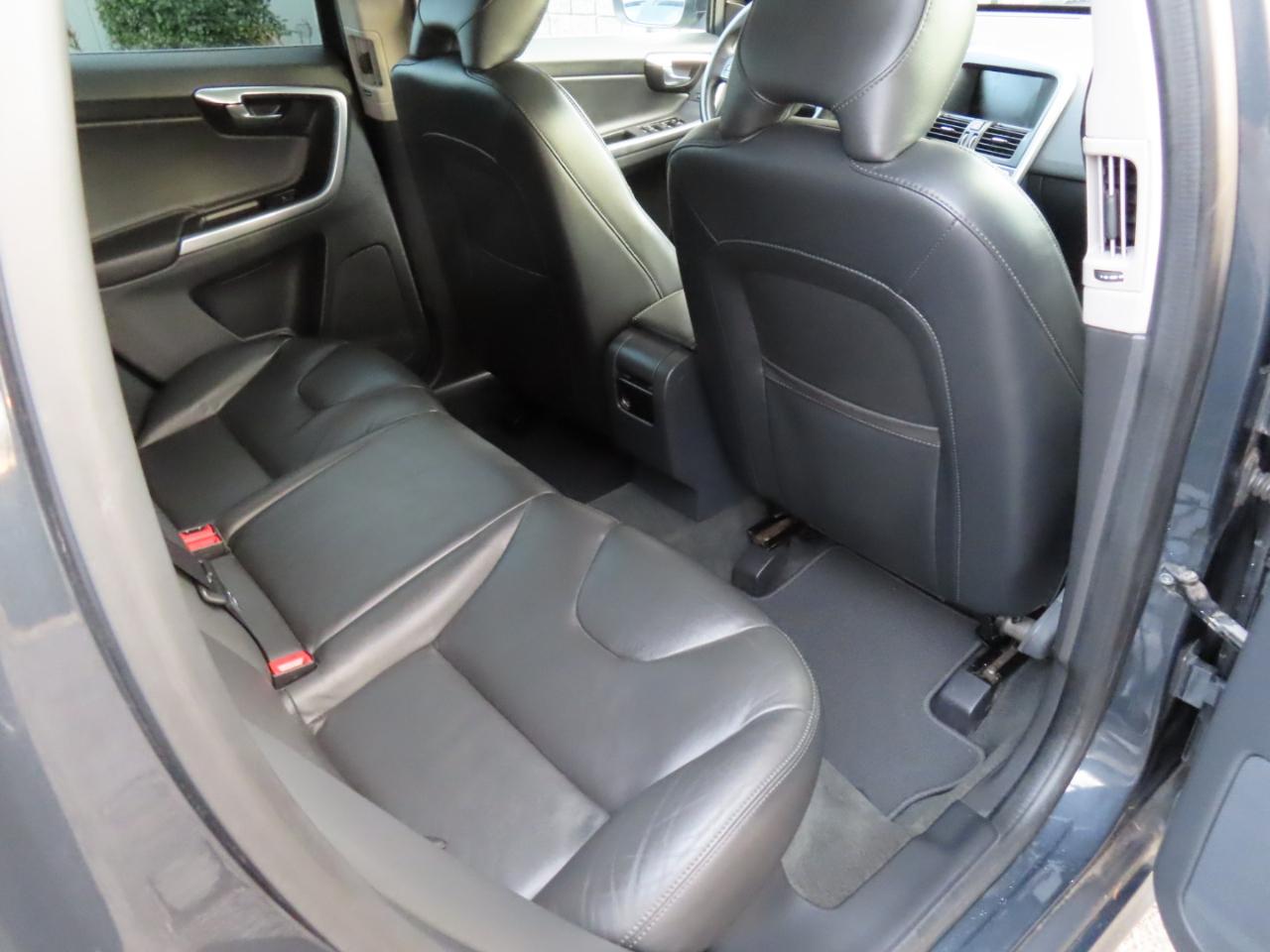 Volvo XC60 AWD 4dr T6 Drive-E 2016