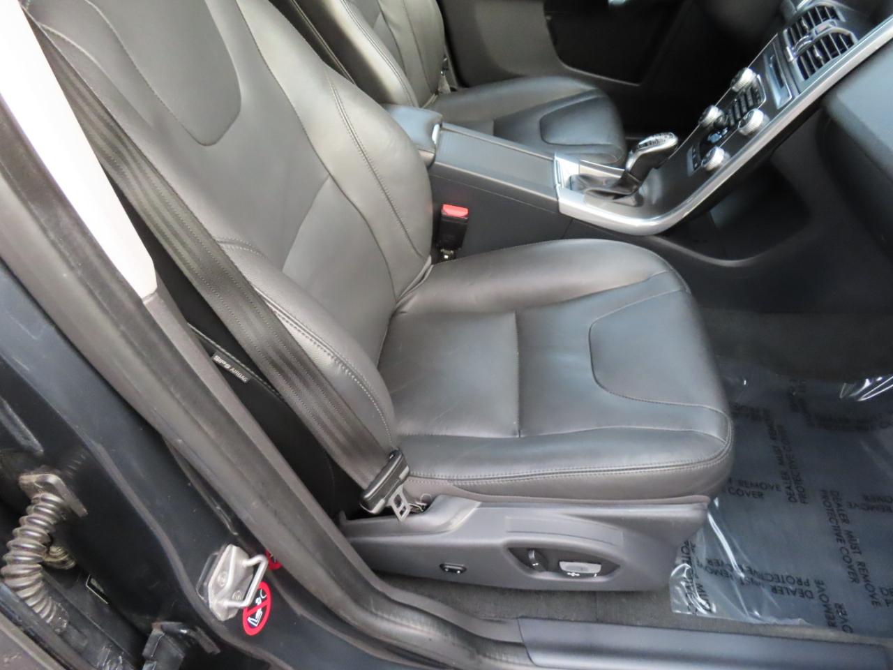 Volvo XC60 AWD 4dr T6 Drive-E 2016