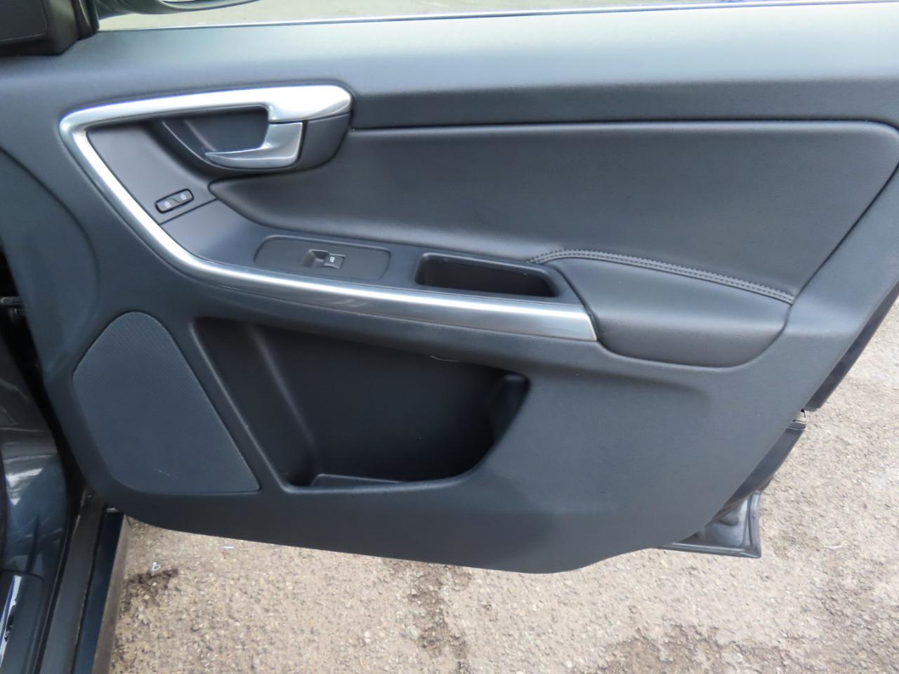 Volvo XC60 AWD 4dr T6 Drive-E 2016