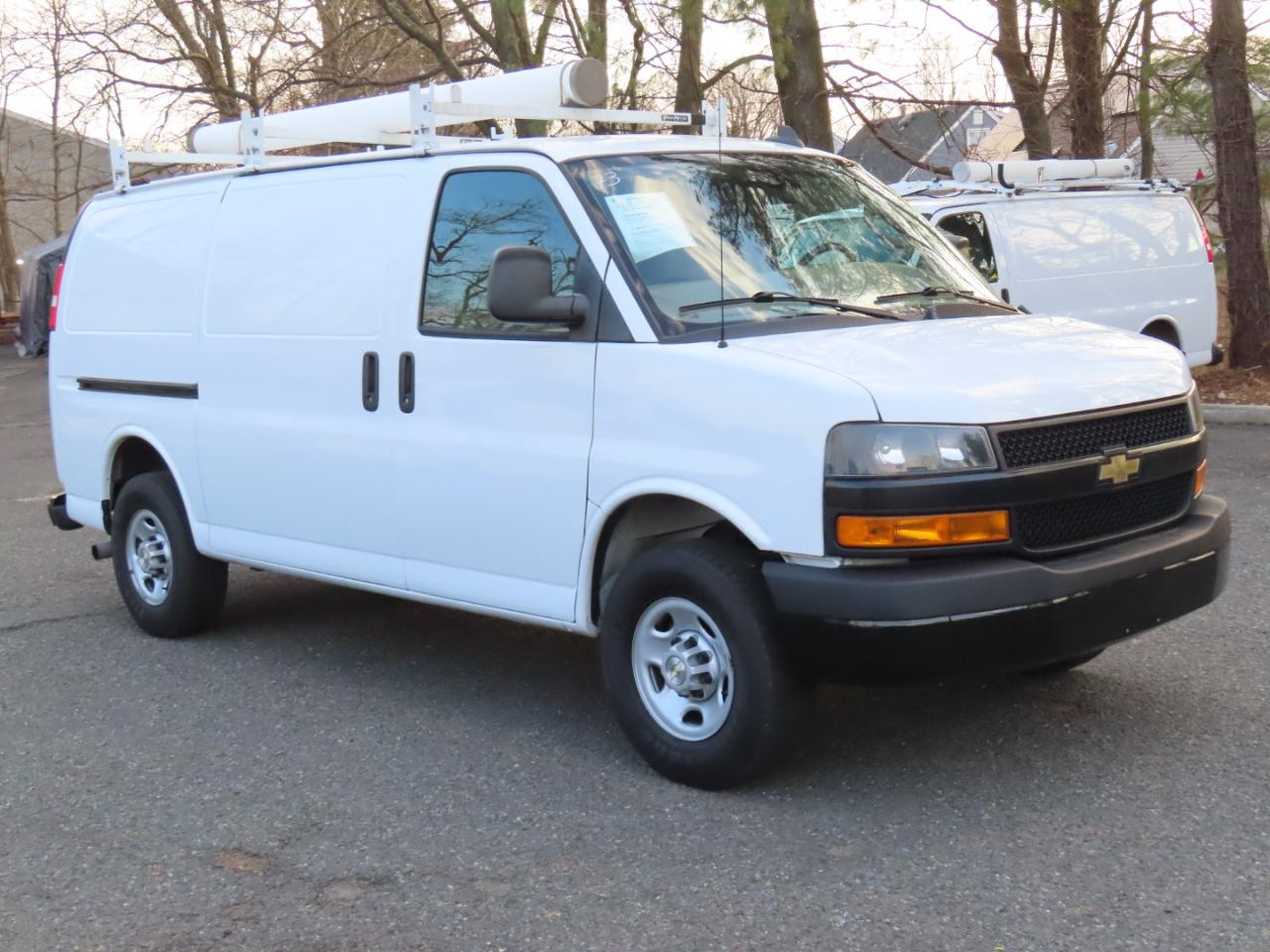 Chevrolet Express Cargo Van RWD 3500 135" 2022