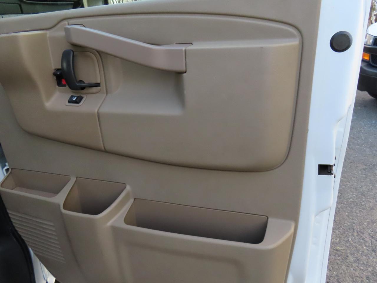 Chevrolet Express Cargo Van RWD 3500 135" 2022